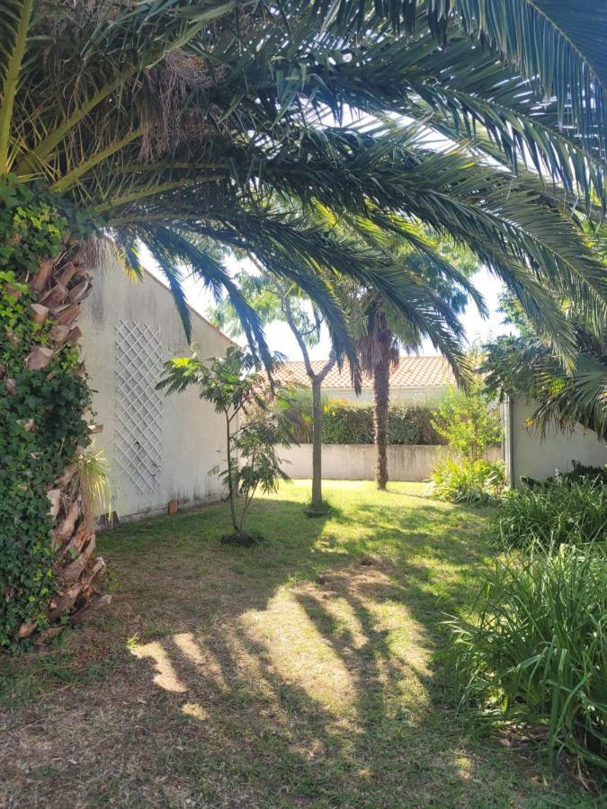 Agreable Maison Ensoleillee Avec Jardin Arbore Villa Le Château-dʼOléron Exterior foto