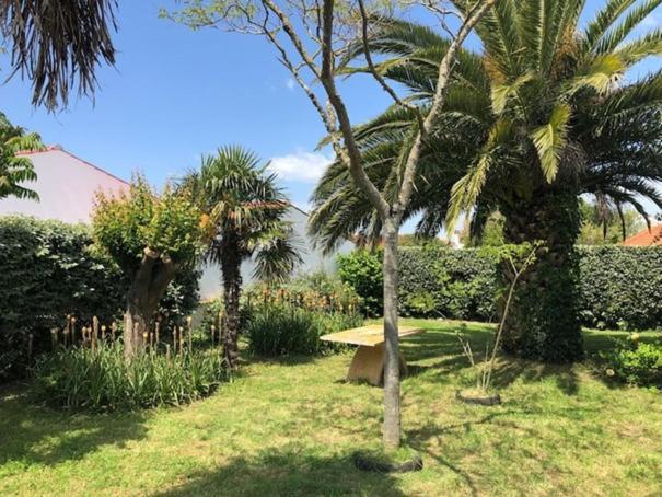 Agreable Maison Ensoleillee Avec Jardin Arbore Villa Le Château-dʼOléron Exterior foto