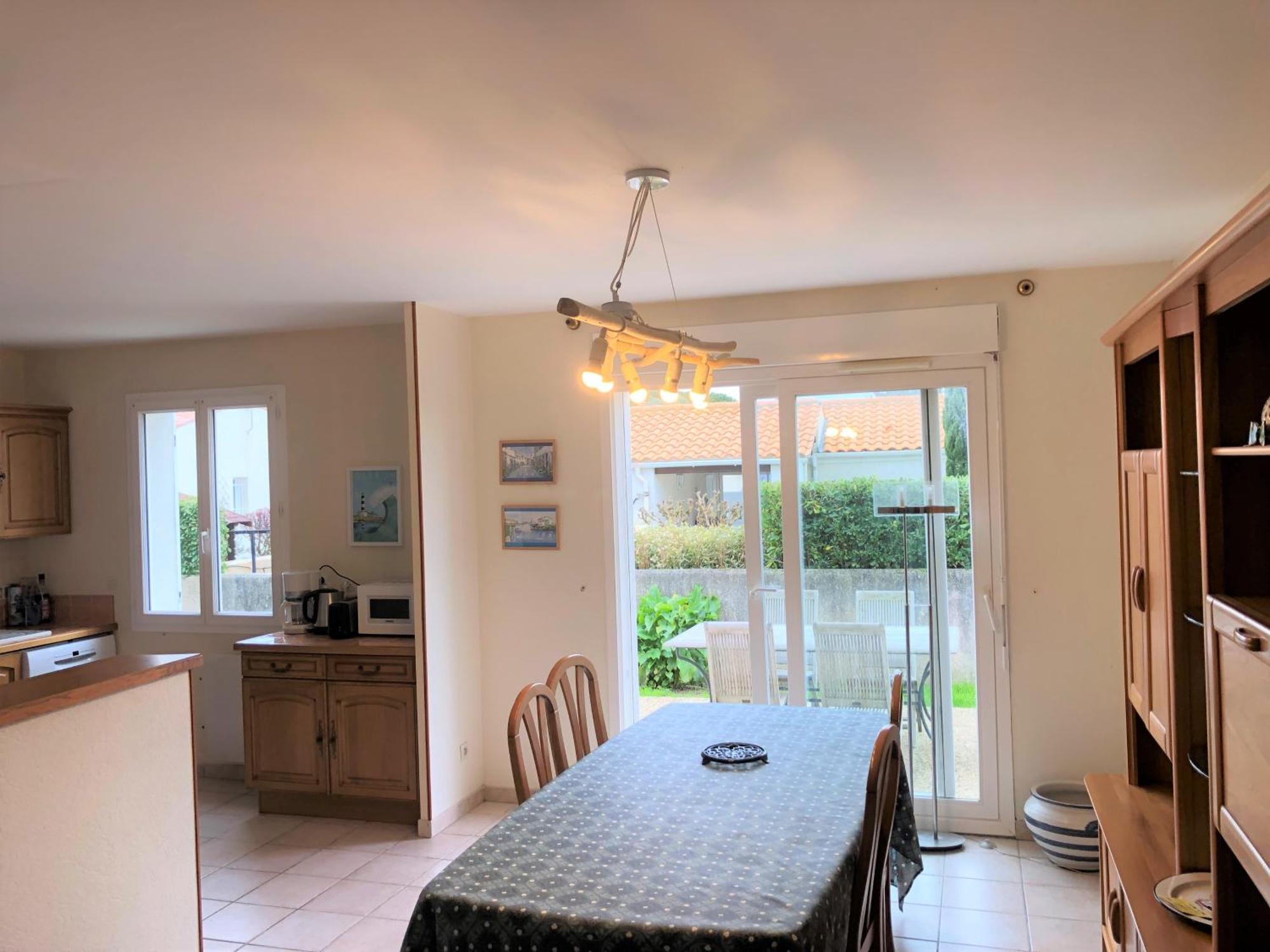 Agreable Maison Ensoleillee Avec Jardin Arbore Villa Le Château-dʼOléron Exterior foto